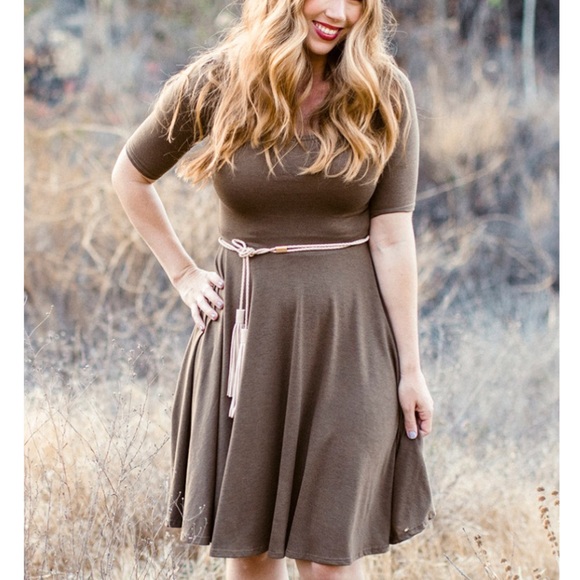 NWT LuLaRoe dress Scoop neck Mid-length sleeves Fitted bodice A-line skirt Sz M - Picture 7 of 7